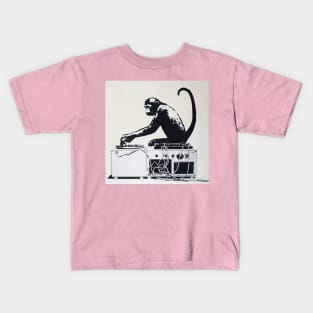 Banksy monkey playing on a vinyl record player Kids T-Shirt